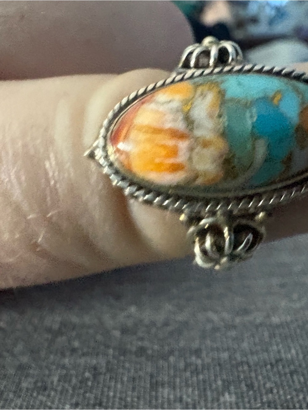 Ladies silver spiny oyster ring